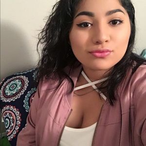 Meet your Posher, Monica
